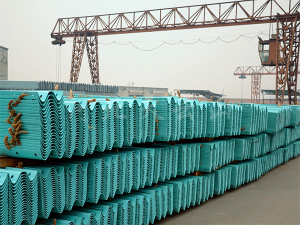 噴塑兩波護欄板